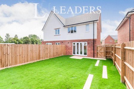 3 bedroom semi-detached house to rent - Photo 2