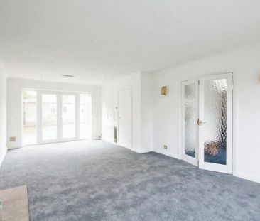 4 bedroom detached house to rent - Photo 3