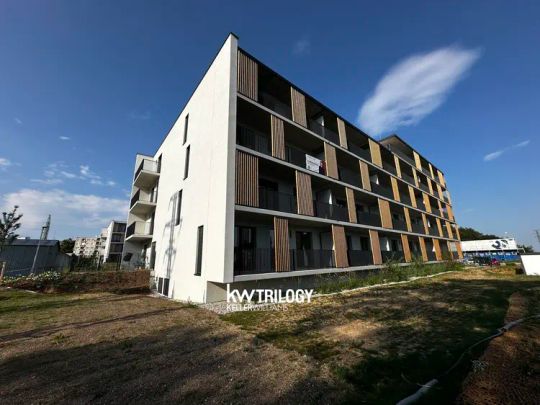 Pronájem bytu 2+kk 55 m - Fotografie 1