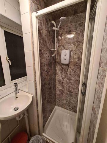 1 bedroom semi-detached house to rent - Photo 2