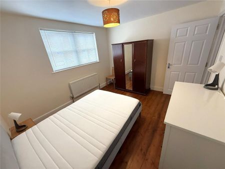 3 bedroom maisonette to rent - Photo 4