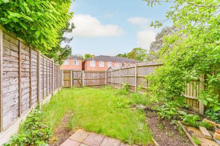 3 bedroom terraced house to rent - Photo 5