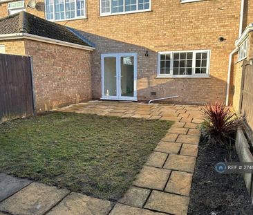 3 bedroom terraced house to rent - Photo 1