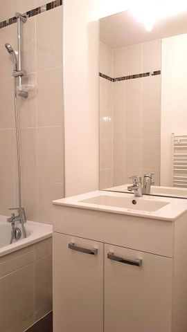 Location Appartement 3 pièces 63m² - Photo 4