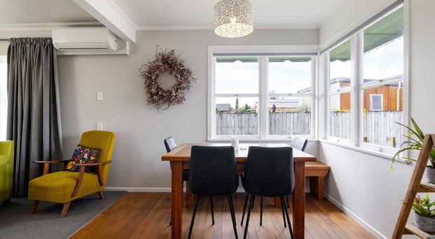 Modern comfort and generous space - Photo 1