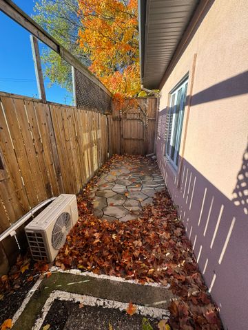 240 Blackburn - Photo 5