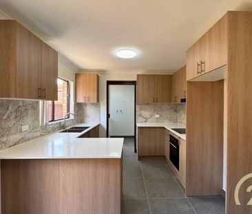 Spacious Newly Renovated 2 Bedroom Home! - Photo 5