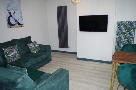 Silverwell Street, Bolton - Photo 3