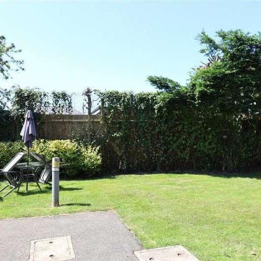 Floriston Gardens, New Milton, BH25 - Photo 1