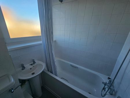 Orchard Lane, Southampton - Photo 2