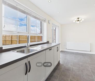 3 bedroom detached house to rent - Photo 3