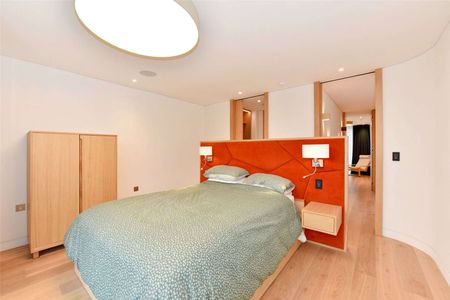 Available from January 2025 - July 2025. A beautiful riverside home architecturally designed to an exacting standard. - Photo 3