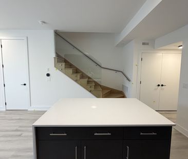For Lease - 282 Ellis Avenue, St. Catharines, Ontario - Photo 4