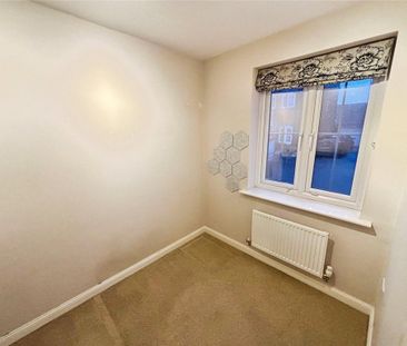 4 bedroom semi-detached house to rent - Photo 5