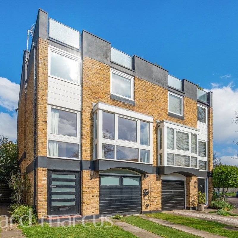 Meadow Close - Photo 1
