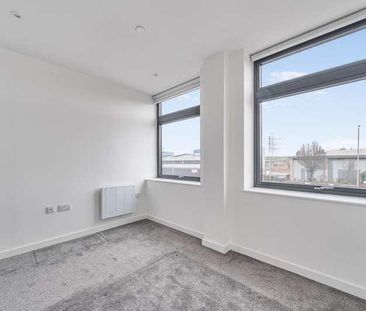 London Road, Staines-upon-thames, TW18 - Photo 5