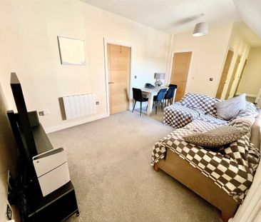 2 bedroom flat to rent - Photo 2