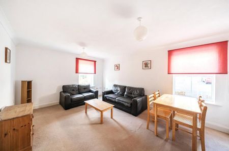 2 bedroom flat to rent - Photo 3