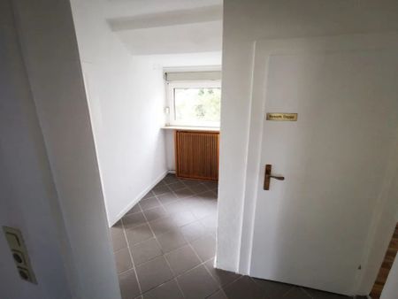 Großzügige Dachgeschosswohnung mit Balkon und Gartennutzung - Foto 5