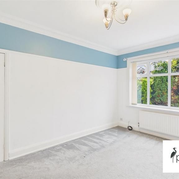 4 bedroom semi-detached bungalow to rent - Photo 1