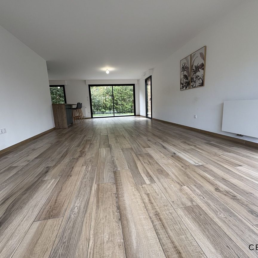 Location Maison 6 pièces 170m² NEUVILLE EN FERRAIN 59960 - Photo 1