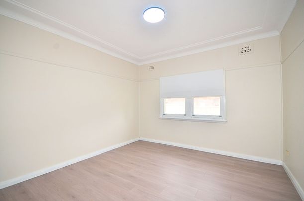 Renovated 2 Bedroom House!! - Photo 1