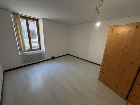 Charming 3.5-Zimmer-Wohnung in historical Altbau in Altdorf - Photo 4