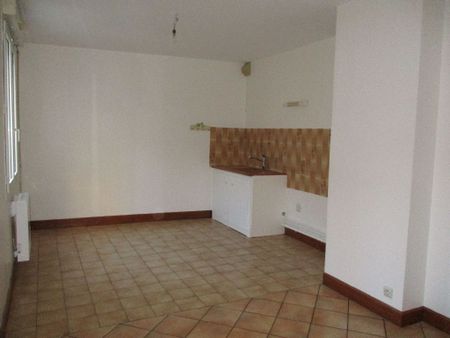Location Appartement 1 pièce 40m² COULOMMIERS 77120 - Photo 4