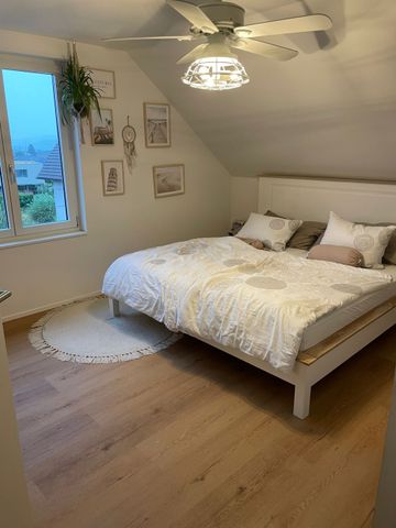 Stilvolle 3.5 Zimmer Dachwohnung mit Aussicht – frisch renoviert in Rothenburg - Foto 5