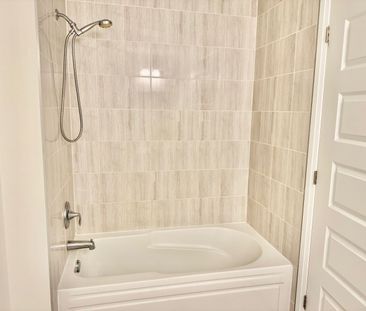 For Lease - 128 GROVEWOOD Common Unit# 132, Oakville, Ontario - Photo 3