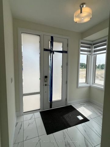 Condo Townhouse For Lease | E9231461 - Photo 2