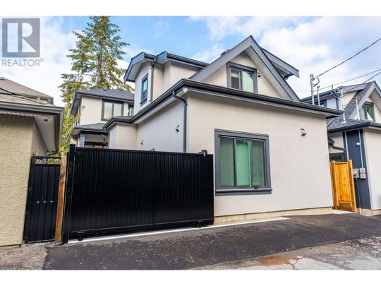 C-3808 W 17 AVENUE, Vancouver, British Columbia - Photo 1