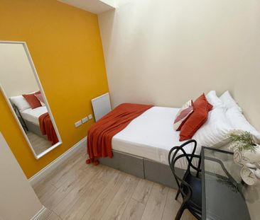 4 bedroom terraced house to rent - Photo 5