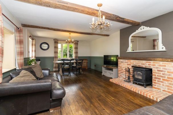 4 bedroom cottage to rent - Photo 1