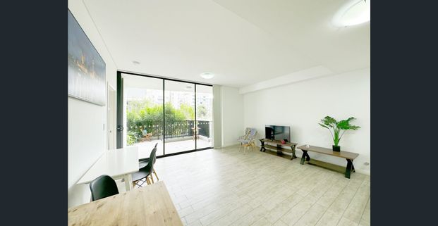 2 Bedroom Apartment in Rosebery with fully furniture - Photo 1