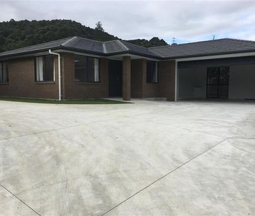 Beautiful Home in Gated Community! - Photo 6