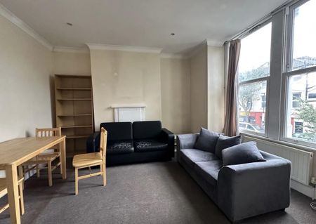 3 bedroom flat to rent - Photo 2