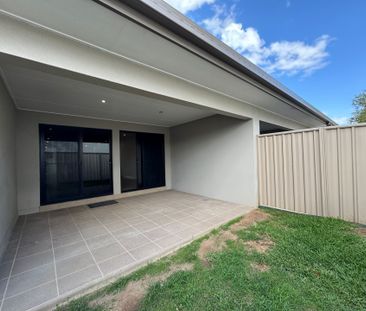 &ast;&ast;Charming 3-Bedroom Duplex in Moranbah &ast;&ast; - Photo 6