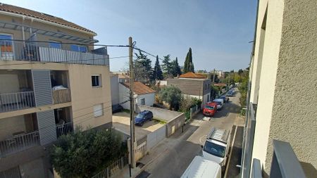 location Appartement T3 DE 61.7m² À NIMES - Photo 5