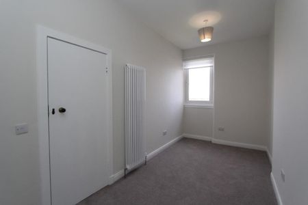 4 bedroom flat to rent - Photo 4