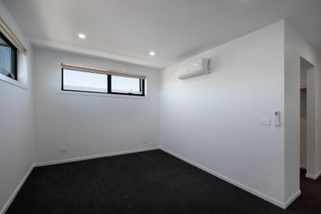 6 Robshaw Street, - Photo 4