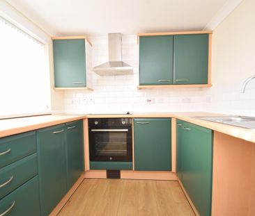 2 bedroom flat to rent - Photo 2