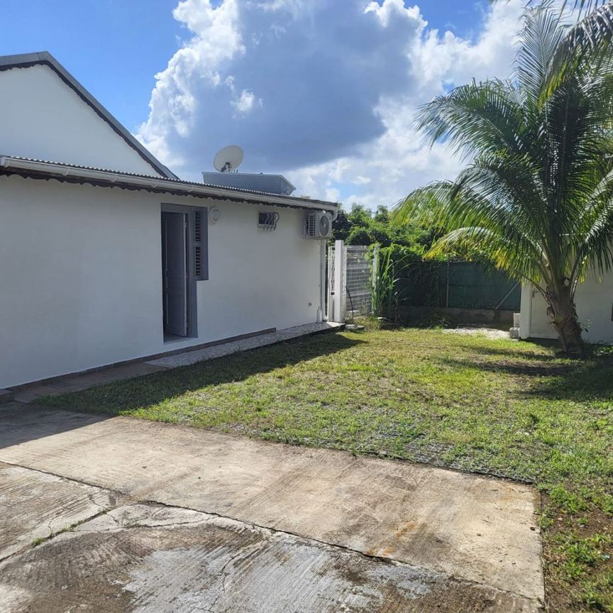 Jolie maison à louer sur Petit Canal - Photo 1