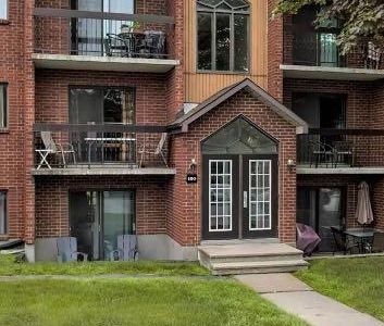 $975.00 4 1/2 niveau terrasse situé près des boul des Laurentides e... - Photo 1