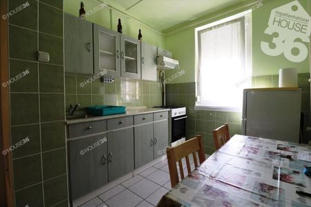 Kiadó újszerű állapotú panel lakás - Kecskemét - Photo 2