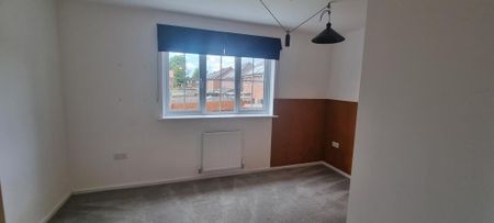 3 bedroom semi-detached house to rent - Photo 3