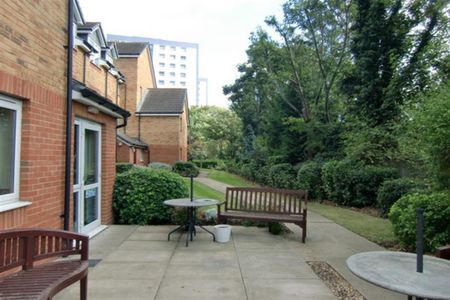 1 bedroom retirement property to rent - Photo 5