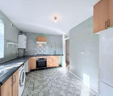 Wolsey Grove, Edgware, HA8 - Photo 3