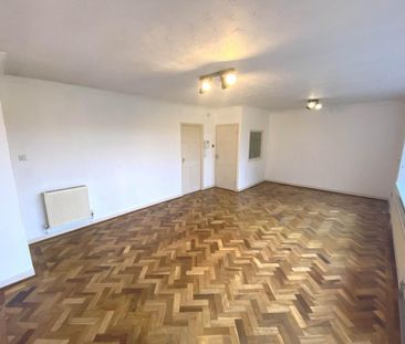 3 bedroom flat to rent - Photo 1