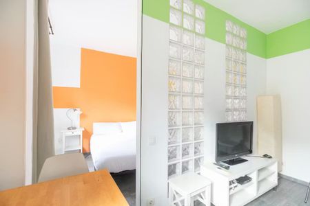 Carrer de Vinaròs, Barcelona, Catalonia 08003 - Photo 3